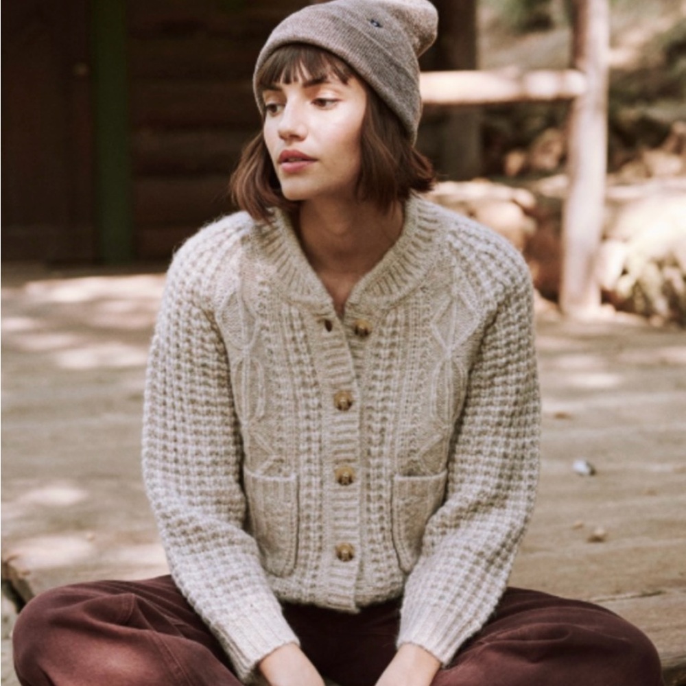 The Great - The shrunken cable cardigan -pale pink marl